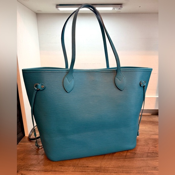 Louis Vuitton Epi Neverfull MM  in Teal Epi Leather- Shoulder Tote Bag - Picture 1 of 12